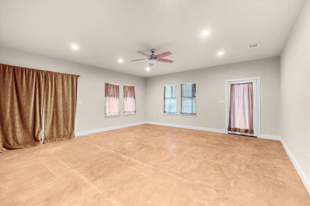 Weatherford, Texas, 76088, United States, 4 Bedrooms Bedrooms, ,3 BathroomsBathrooms,Residential,For Sale,1974322