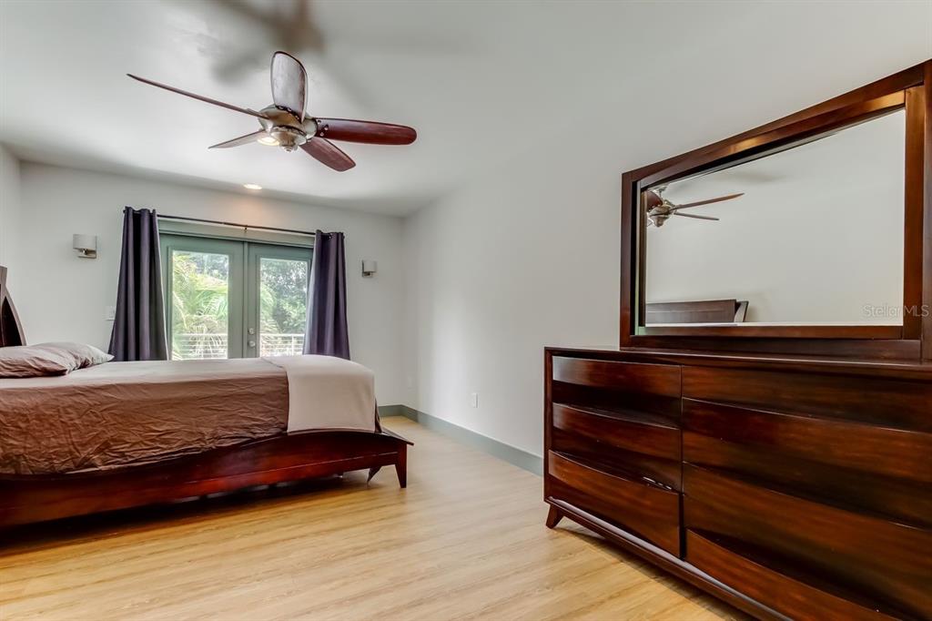 St Petersburg, Florida, 33701, United States, 3 Bedrooms Bedrooms, ,4 BathroomsBathrooms,Residential,For Sale,1895671