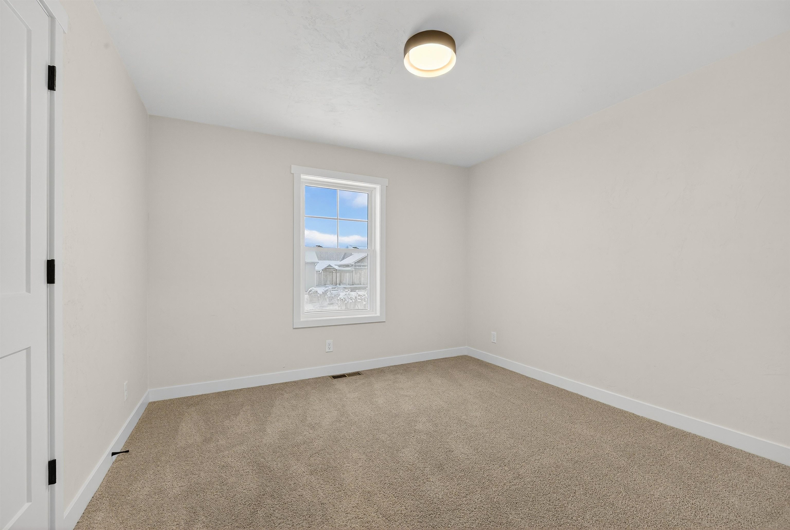 MENASHA, Wisconsin, 54952, United States, 4 Bedrooms Bedrooms, ,3 BathroomsBathrooms,Residential,For Sale,1996198