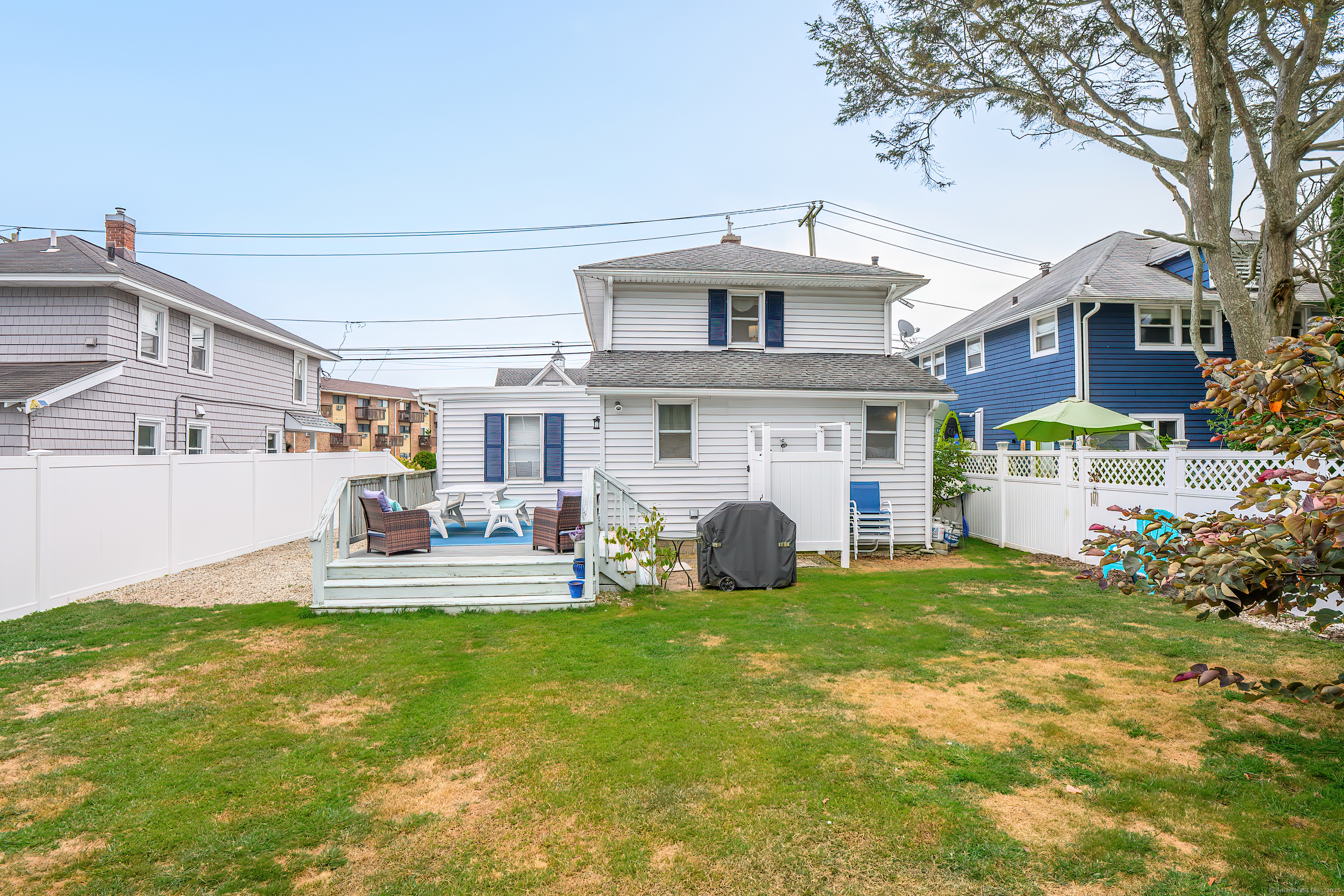 Milford, Connecticut, 06460, United States, 3 Bedrooms Bedrooms, ,2 BathroomsBathrooms,Residential,For Sale,1942157