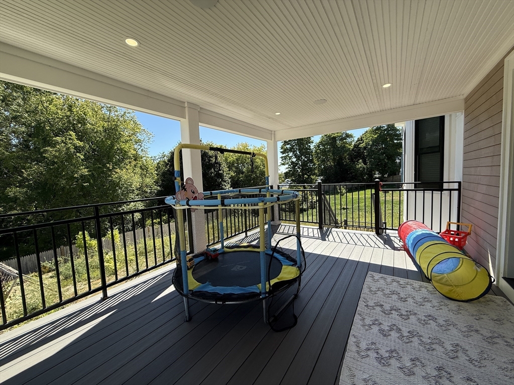 Norwood, Massachusetts, 02062, United States, 4 Bedrooms Bedrooms, ,3 BathroomsBathrooms,Residential,For Sale,1941019