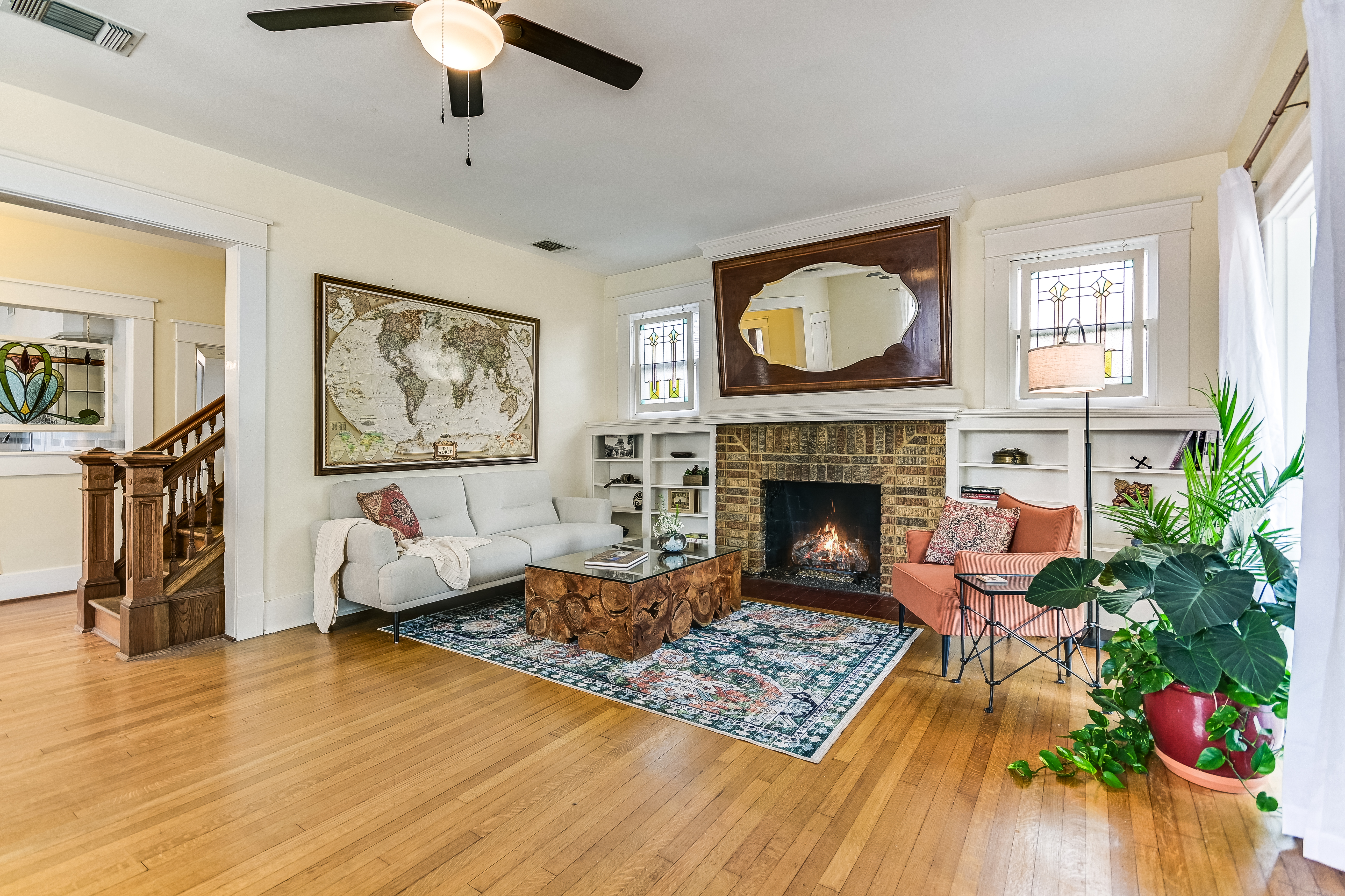  1922 Colonial Revival in Historic Hyde Park Neighborhood - 物件實景