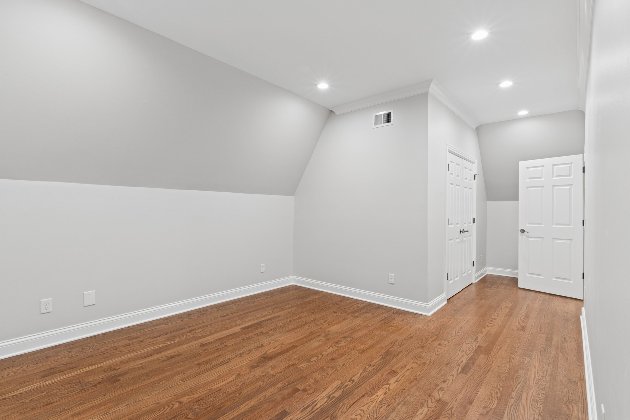  Timeless Design, Privacy, and Exceptional Outdoor Living in Sandy Springs - 物件實景