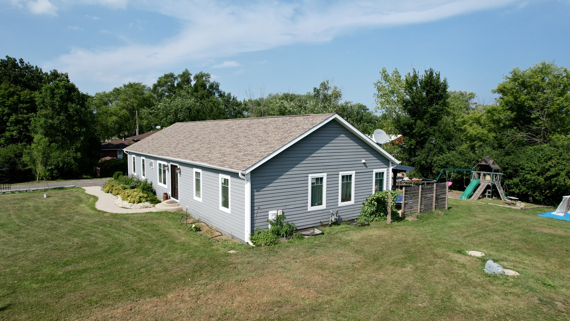 Wadsworth, Illinois, 60083, United States, 3 Bedrooms Bedrooms, ,2 BathroomsBathrooms,Residential,For Sale,1924049