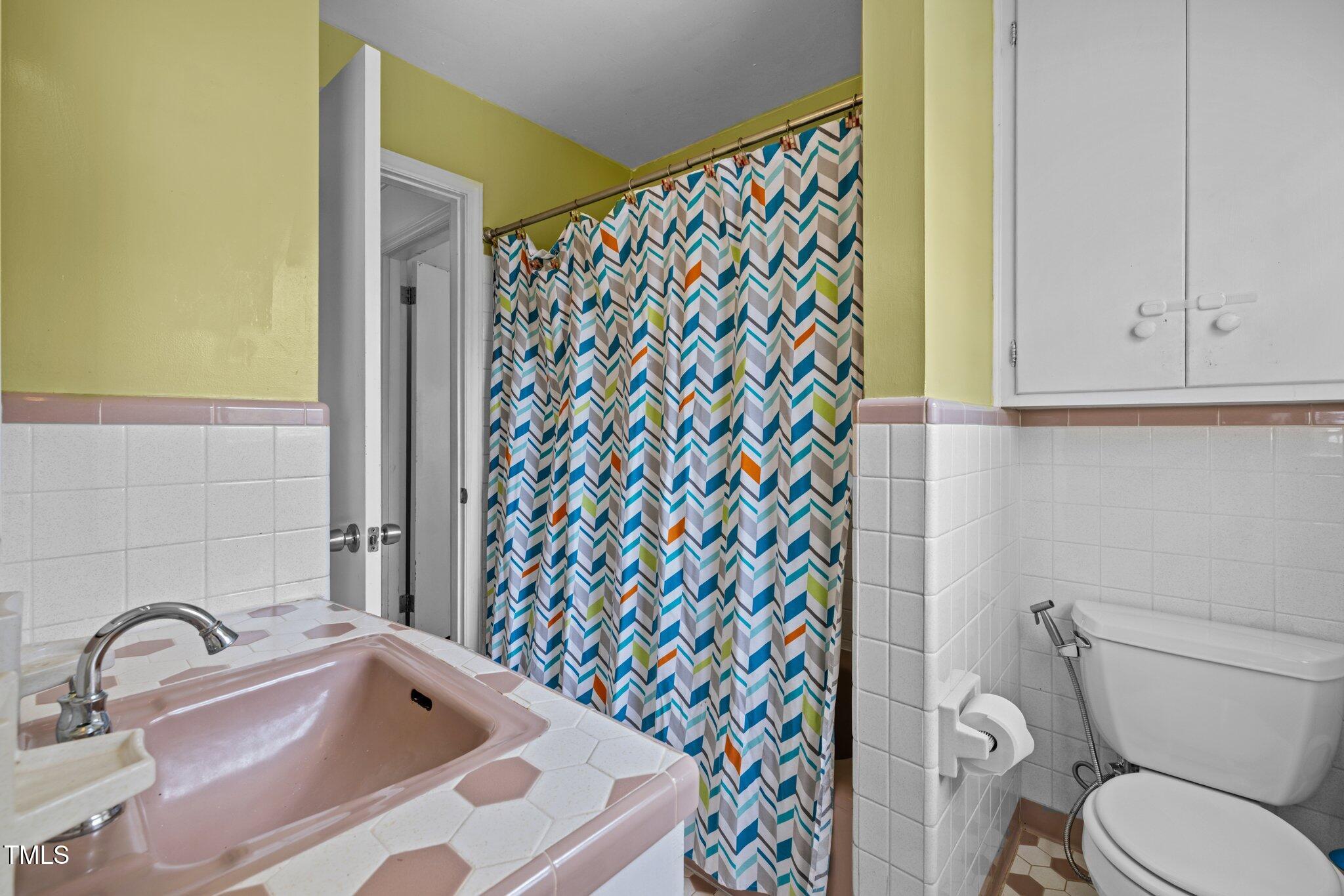 Raleigh, North Carolina, 27606, United States, 5 Bedrooms Bedrooms, ,2 BathroomsBathrooms,Residential,For Sale,1857756