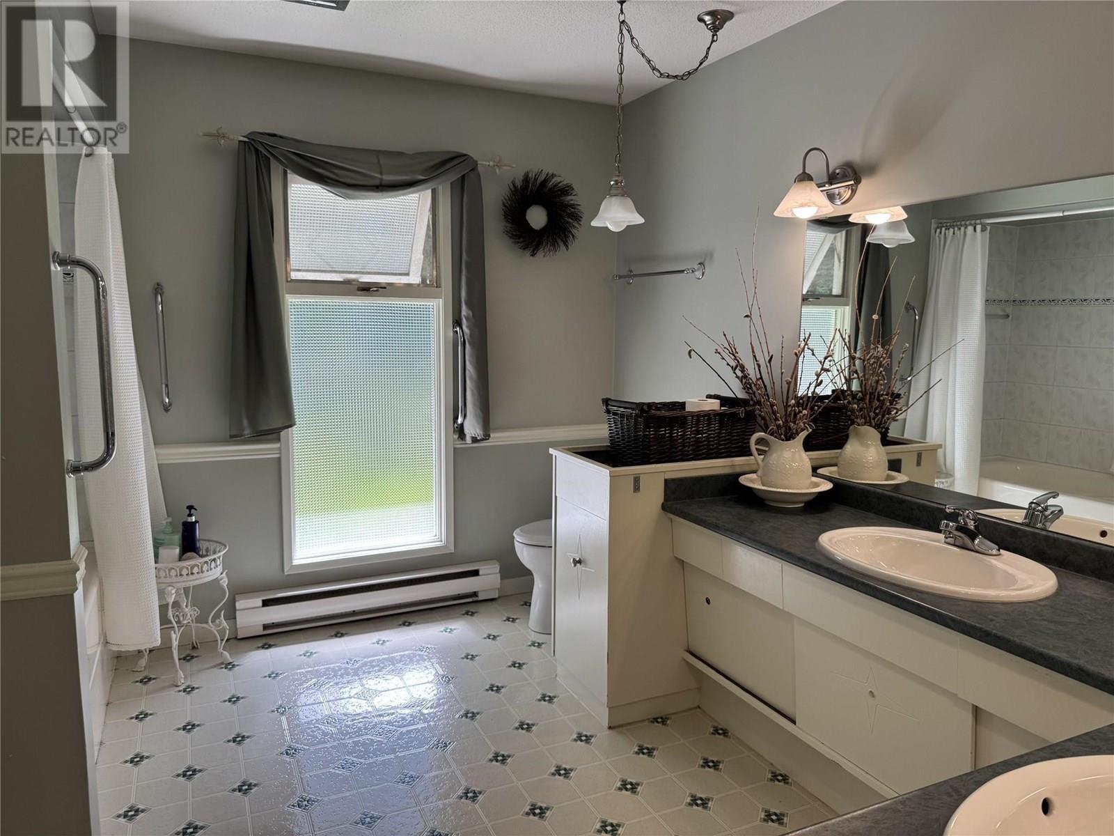 KAMLOOPS, British Columbia, V2C 4P7, CA, 4 Bedrooms Bedrooms, ,3 BathroomsBathrooms,Residential,For Sale,1858047