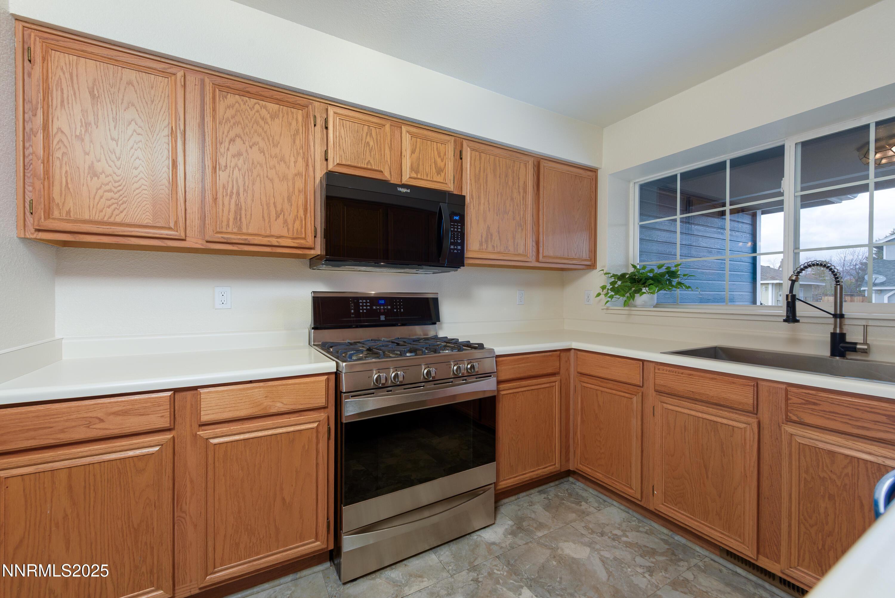 Carson City, Nevada, 89701, United States, 3 Bedrooms Bedrooms, ,3 BathroomsBathrooms,Residential,For Sale,1995590