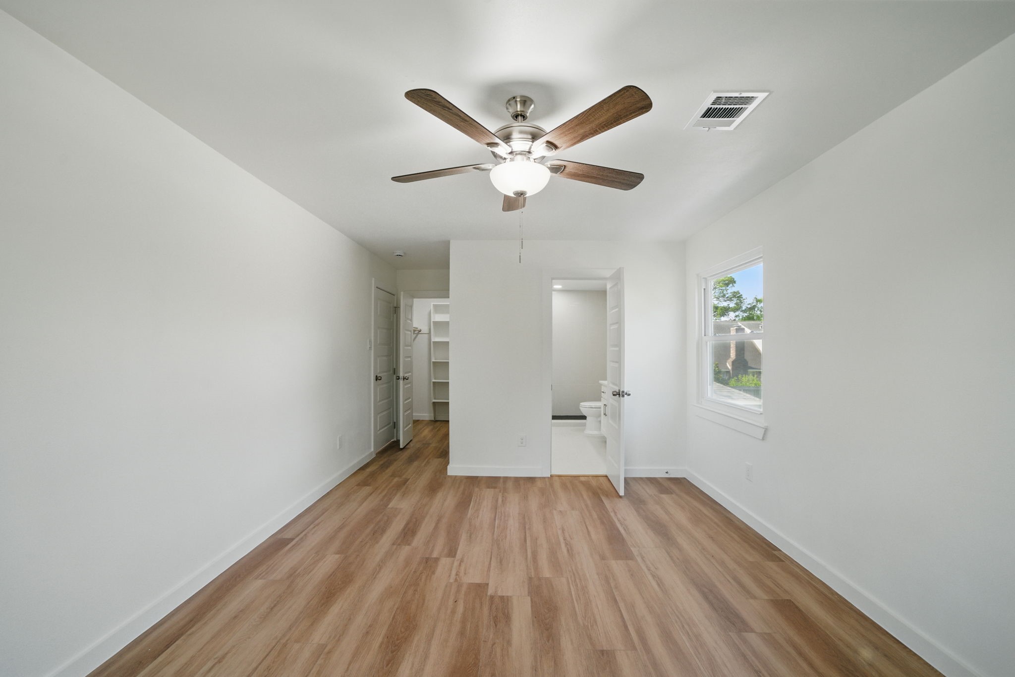  9711 Derrik Drive - 物件實景