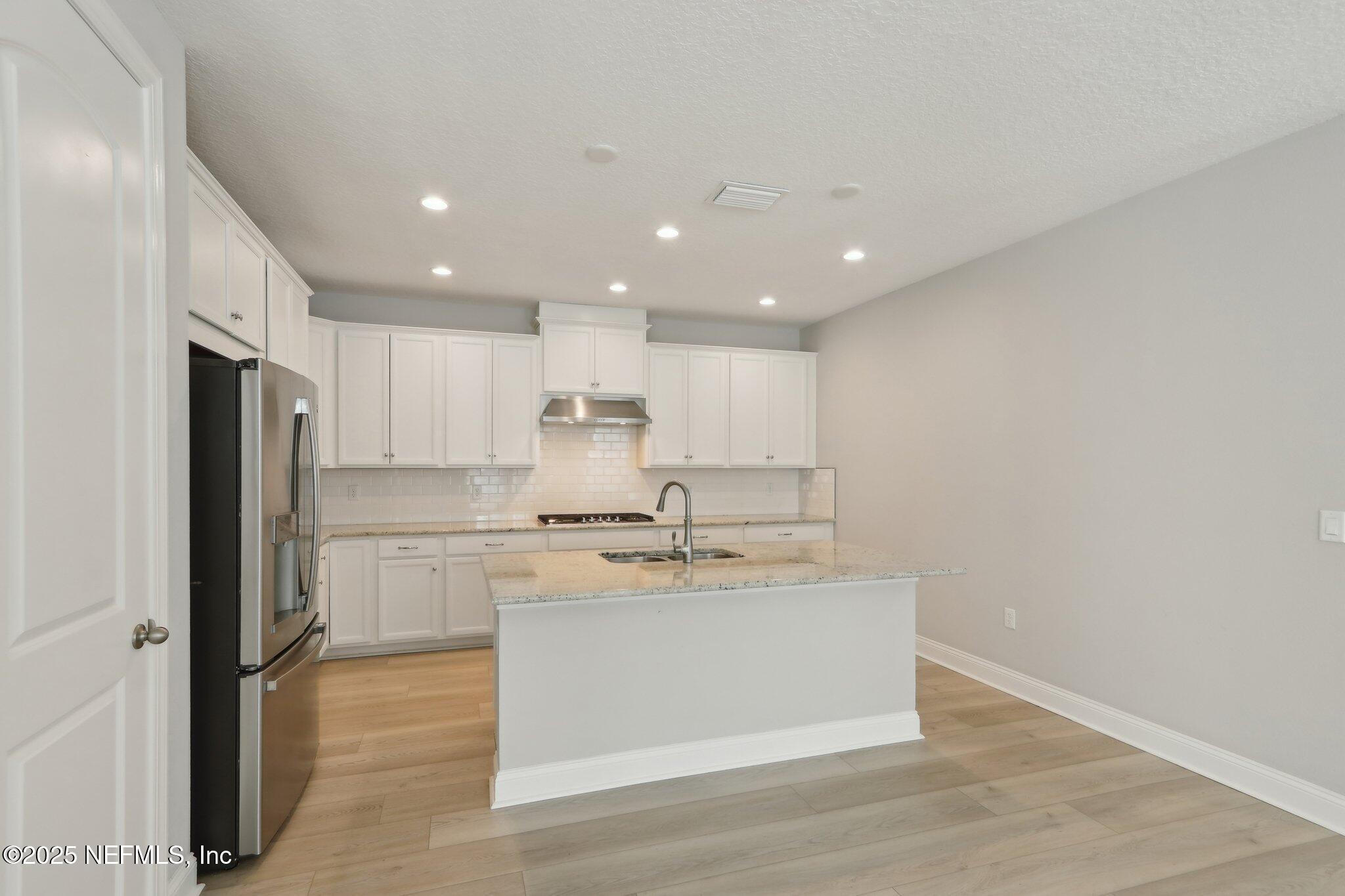 Jacksonville, Florida, 32256, United States, 4 Bedrooms Bedrooms, ,3 BathroomsBathrooms,Residential,For Sale,1796849