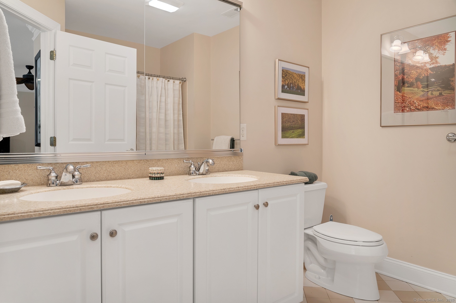 Ridgefield, Connecticut, 06877, United States, 2 Bedrooms Bedrooms, ,3 BathroomsBathrooms,Residential,For Sale,1940449