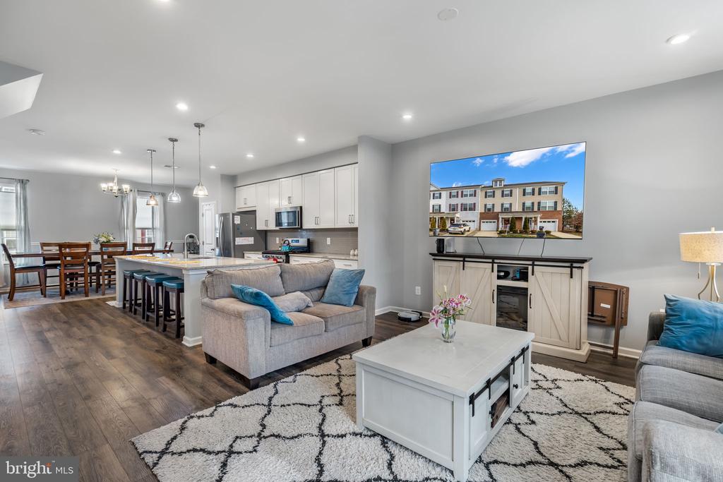 Woodbridge, Virginia, 22191, United States, 4 Bedrooms Bedrooms, ,4 BathroomsBathrooms,Residential,For Sale,2007486