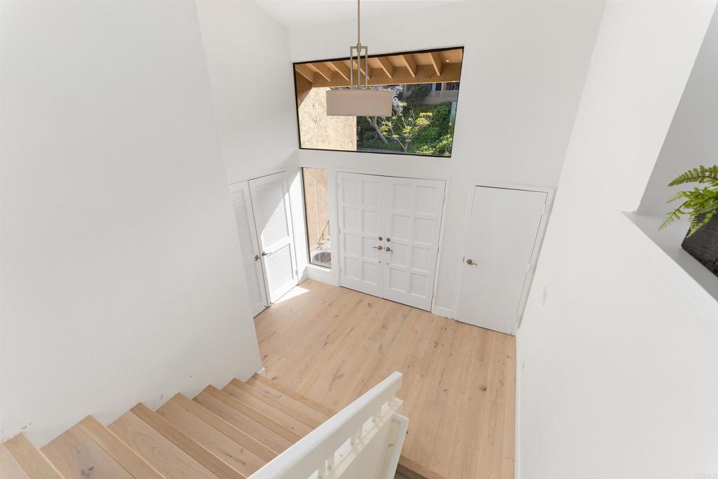 La Jolla, California, 92037, United States, 2 Bedrooms Bedrooms, ,3 BathroomsBathrooms,Residential,For Sale,1938534
