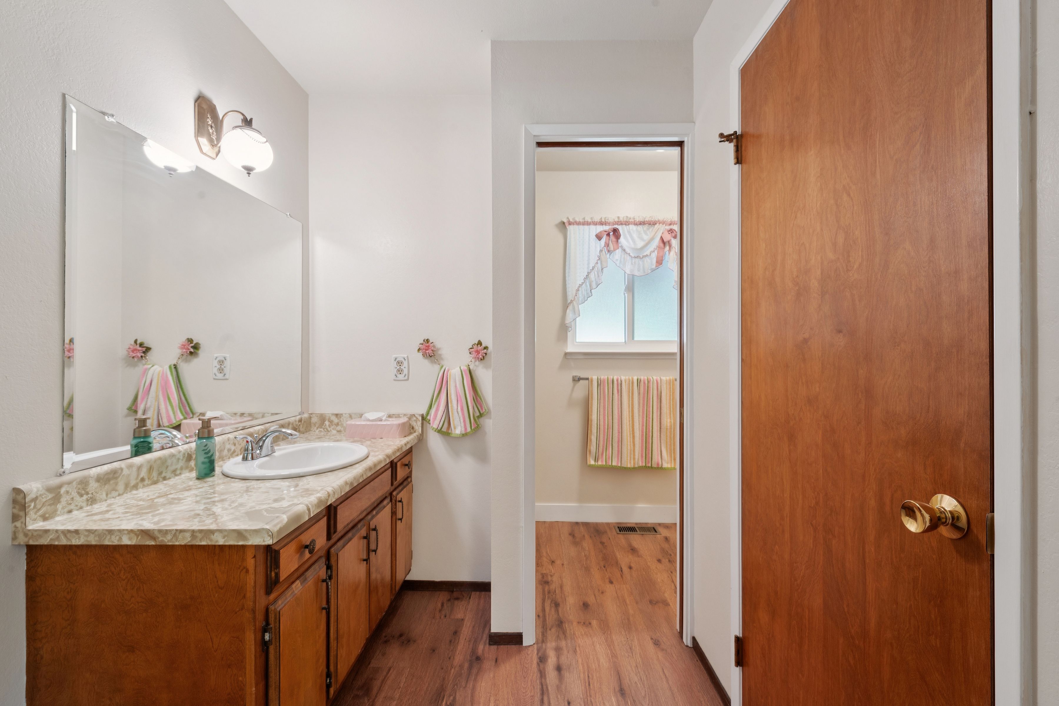  825 Woodside Aka Madrone Road - 物件實景