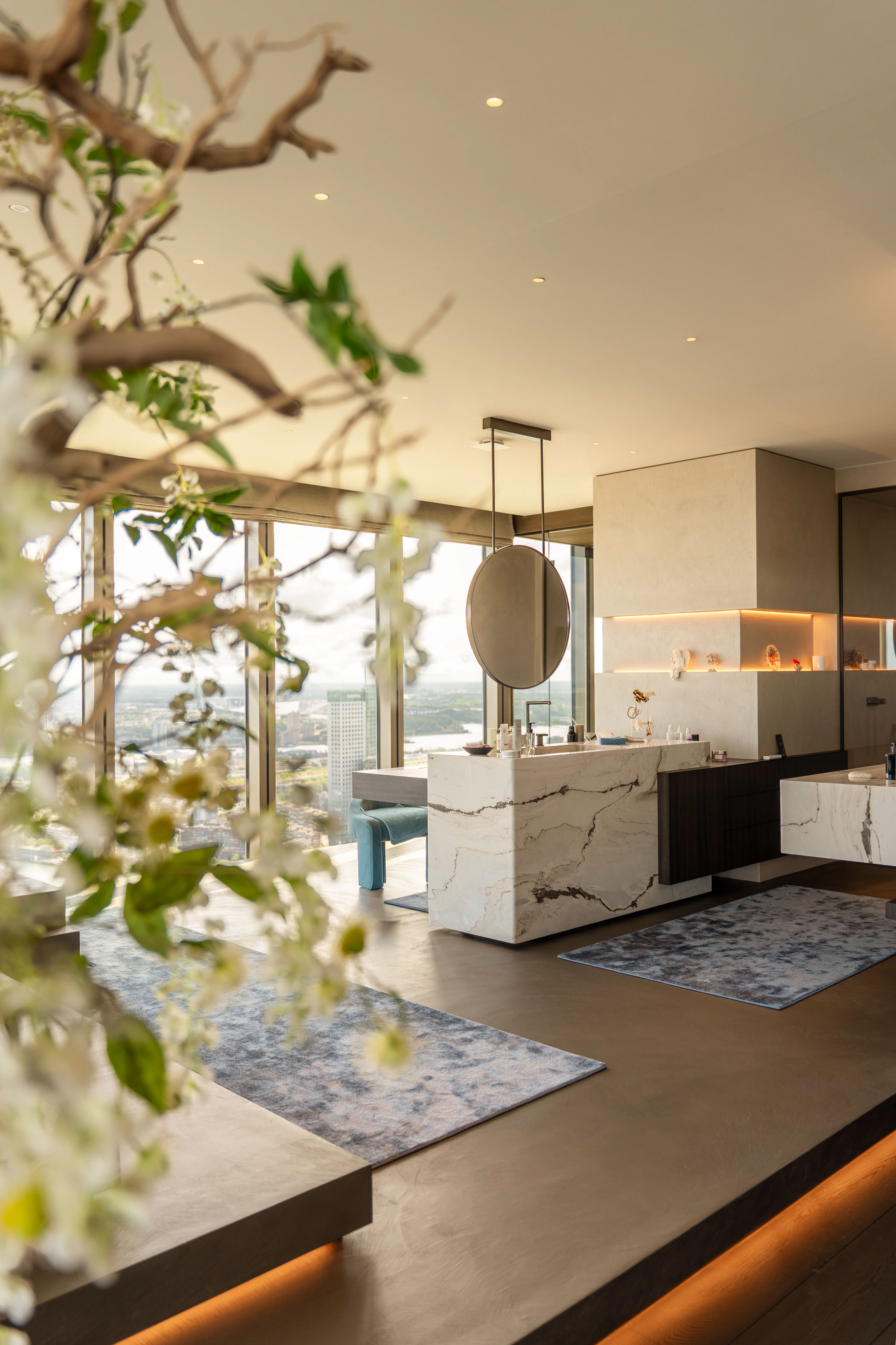  EEN BUITENGEWONE PENTHOUSE-RESIDENTIE MET TERRASSEN RONDOM EN EEN ADEMBENEMEND 3 - 物件實景