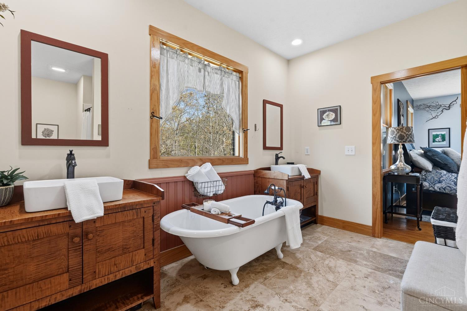 Wilmington, Ohio, 45177, United States, 6 Bedrooms Bedrooms, ,4 BathroomsBathrooms,Residential,For Sale,1989066