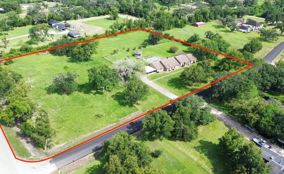 Angleton, Texas, 77515, United States, 5 Bedrooms Bedrooms, ,4 BathroomsBathrooms,Residential,For Sale,1933192