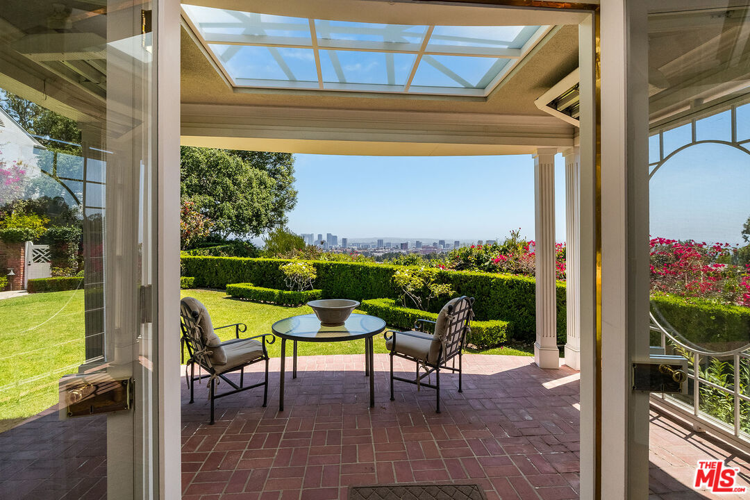 Los Angeles, California, 90077, United States, 7 Bedrooms Bedrooms, ,6 BathroomsBathrooms,Residential,For Sale,1819954