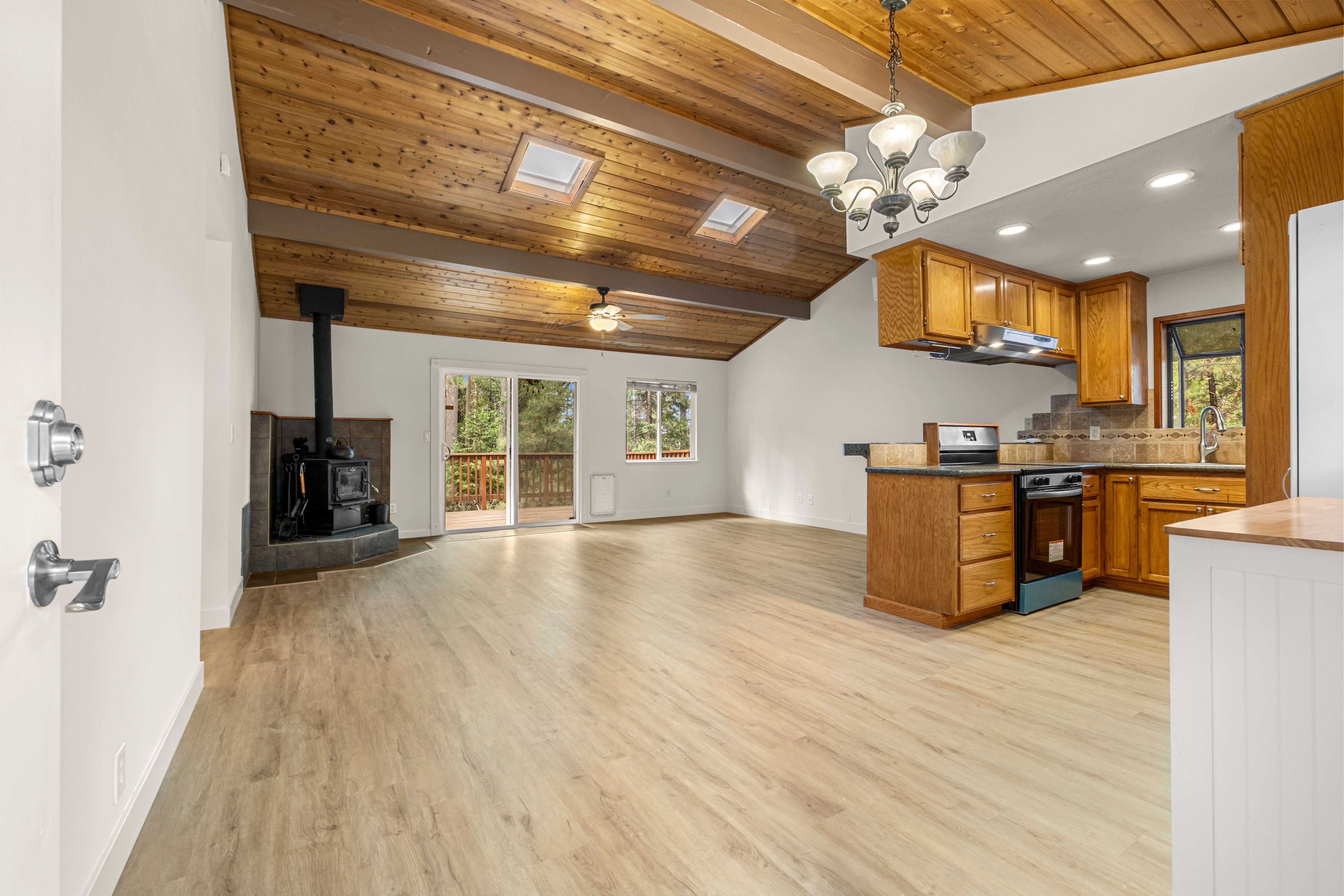  5648 Sierra Springs Drive, Pollock Pines, CA 95726 - 物件實景