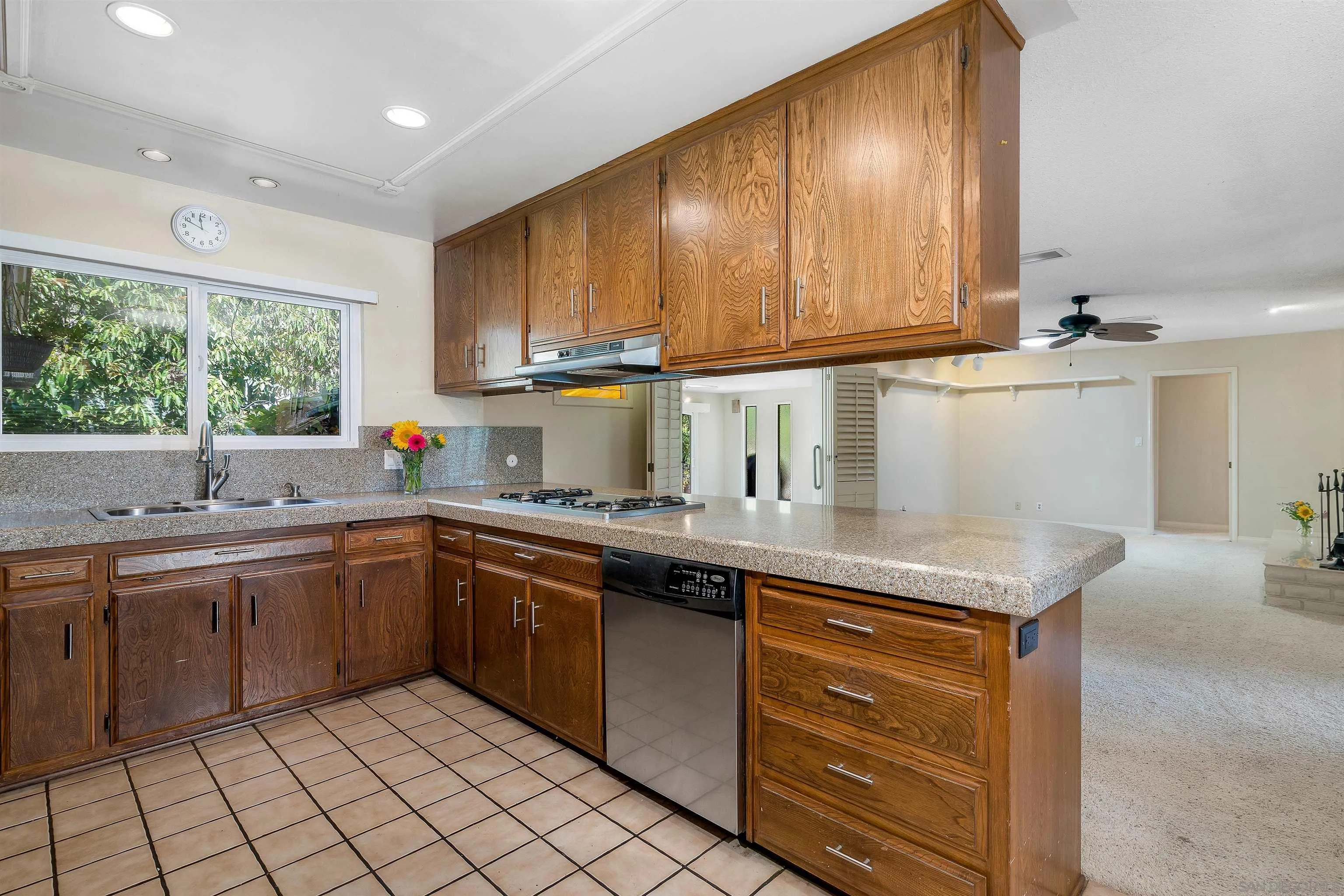 Escondido, California, 92025, United States, 3 Bedrooms Bedrooms, ,2 BathroomsBathrooms,Residential,For Sale,1940921
