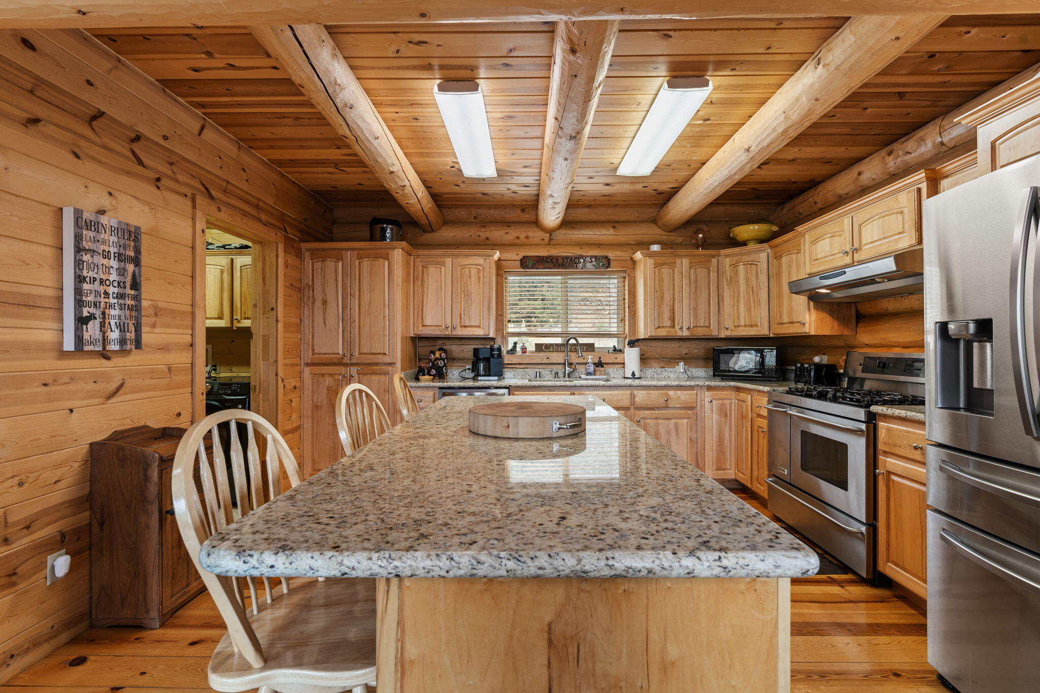 Parowan, Utah, 84761, United States, 5 Bedrooms Bedrooms, ,5 BathroomsBathrooms,Residential,For Sale,1976313