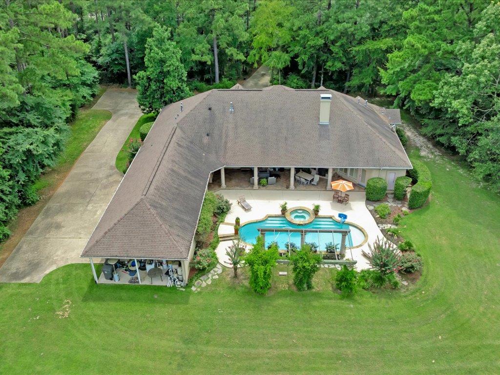 Lufkin, Texas, 75901, United States, 4 Bedrooms Bedrooms, ,5 BathroomsBathrooms,Residential,For Sale,1979665