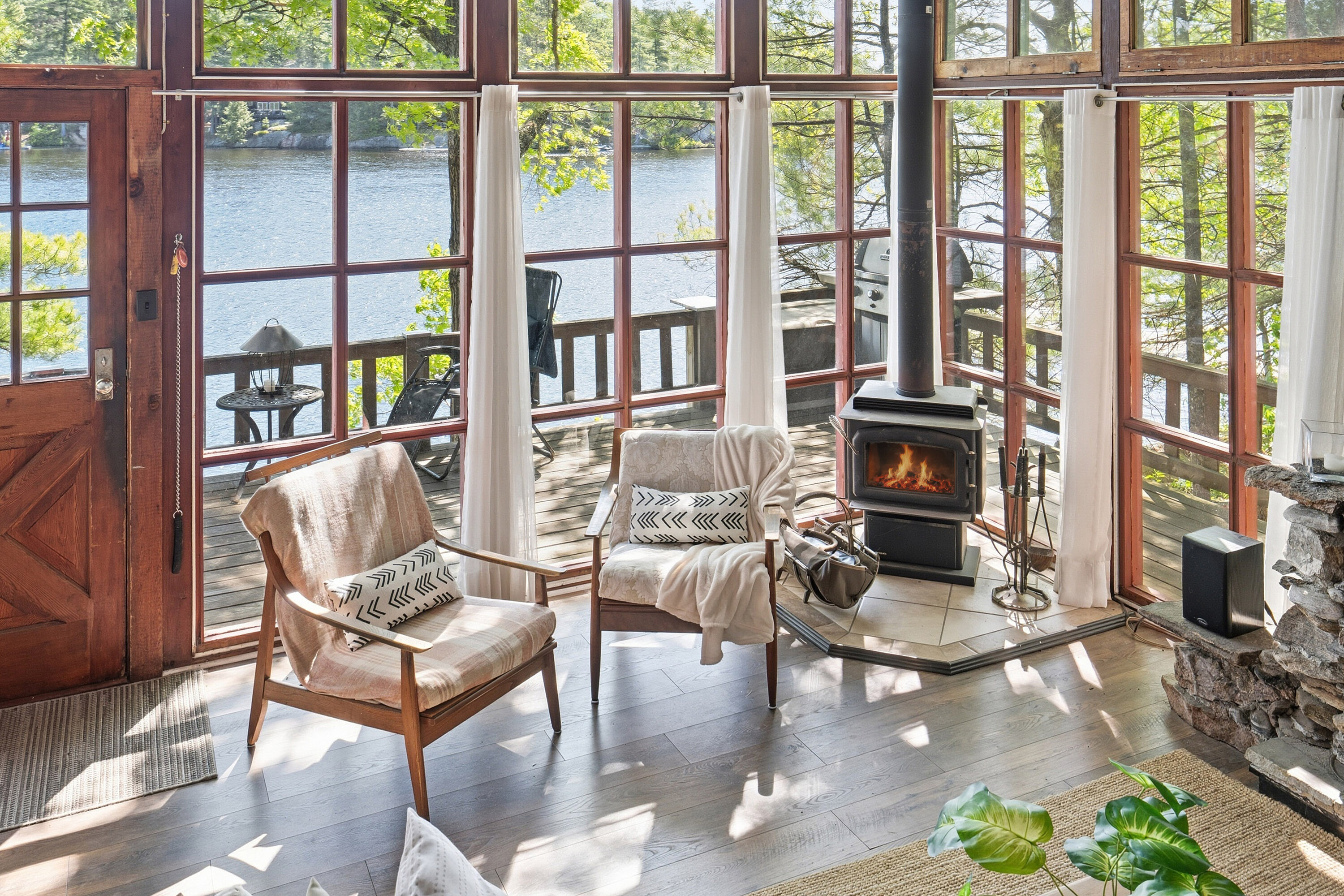  Timeless Kahshe Lake Cottage - 物件實景