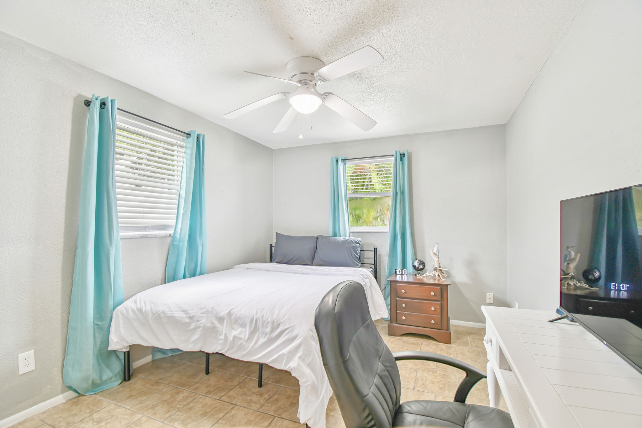 Dunedin, Florida, 34698, United States, 2 Bedrooms Bedrooms, ,1 BathroomBathrooms,Residential,For Sale,1983478