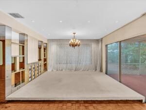 North Miami Beach, Florida, 33179, United States, 4 Bedrooms Bedrooms, ,2 BathroomsBathrooms,Residential,For Sale,1988572