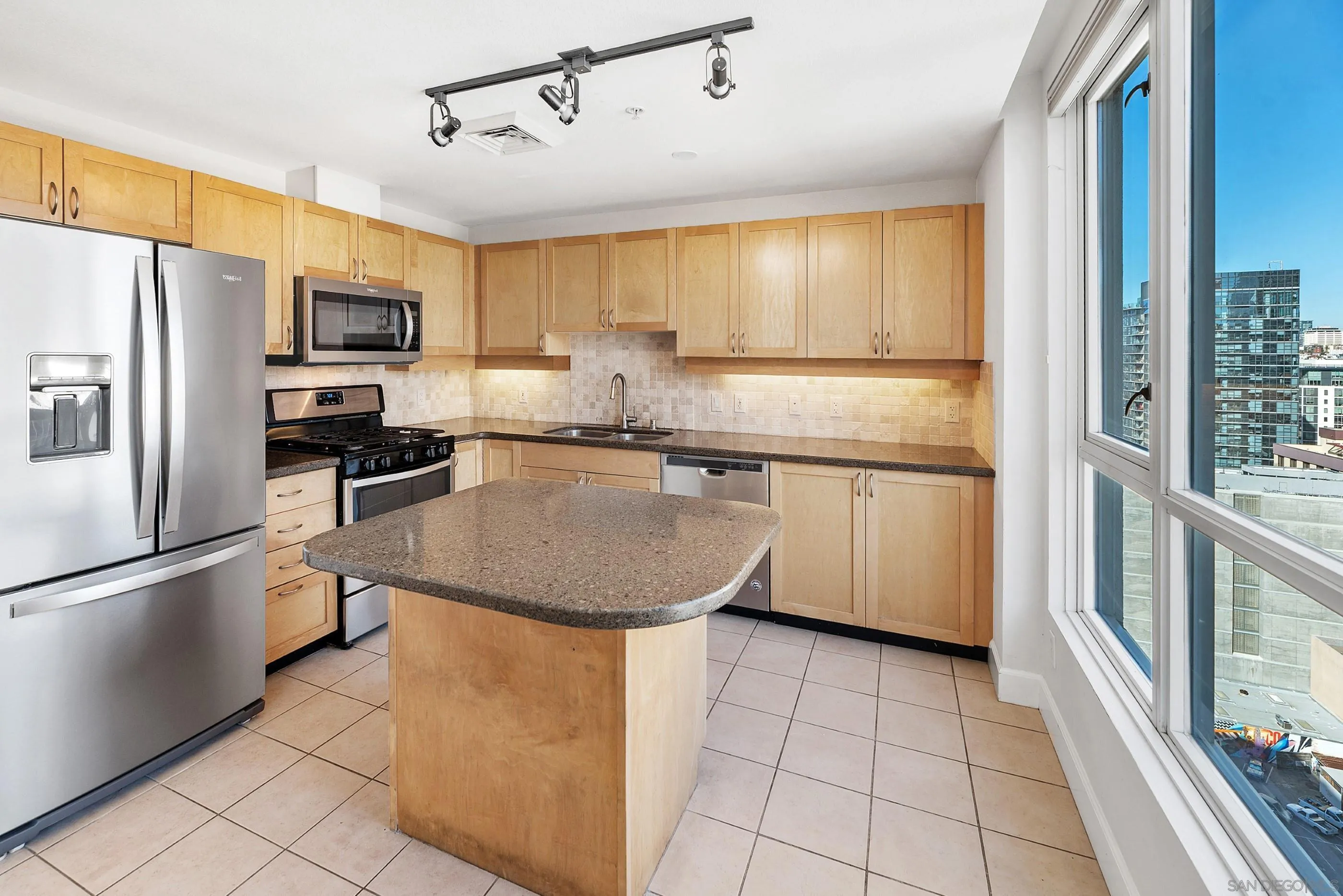 San Diego, California, 92101, United States, 1 Bedroom Bedrooms, ,1 BathroomBathrooms,Residential,For Sale,1999122