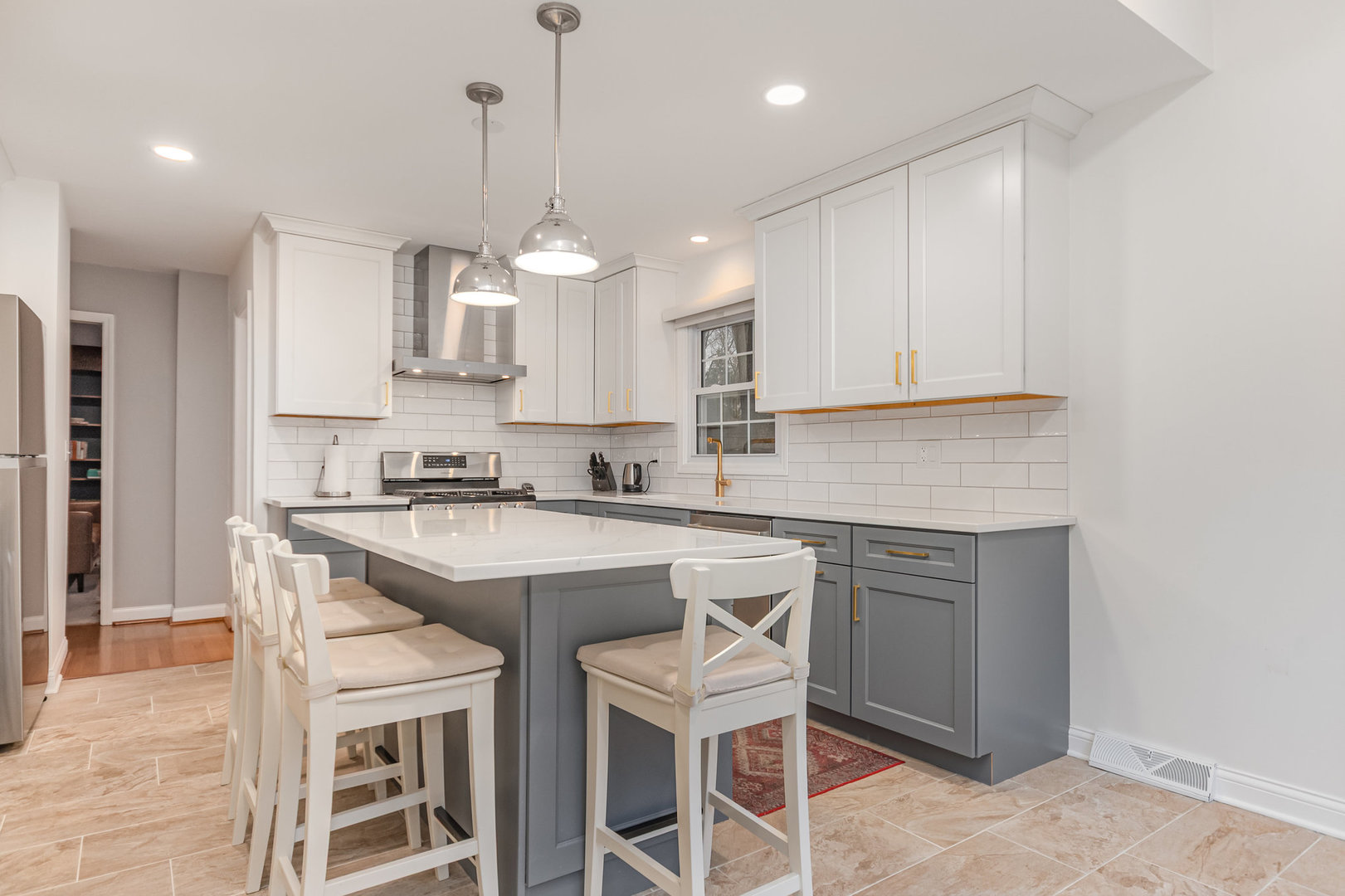 Naperville, Illinois, 60563, United States, 4 Bedrooms Bedrooms, ,3 BathroomsBathrooms,Residential,For Sale,1996780