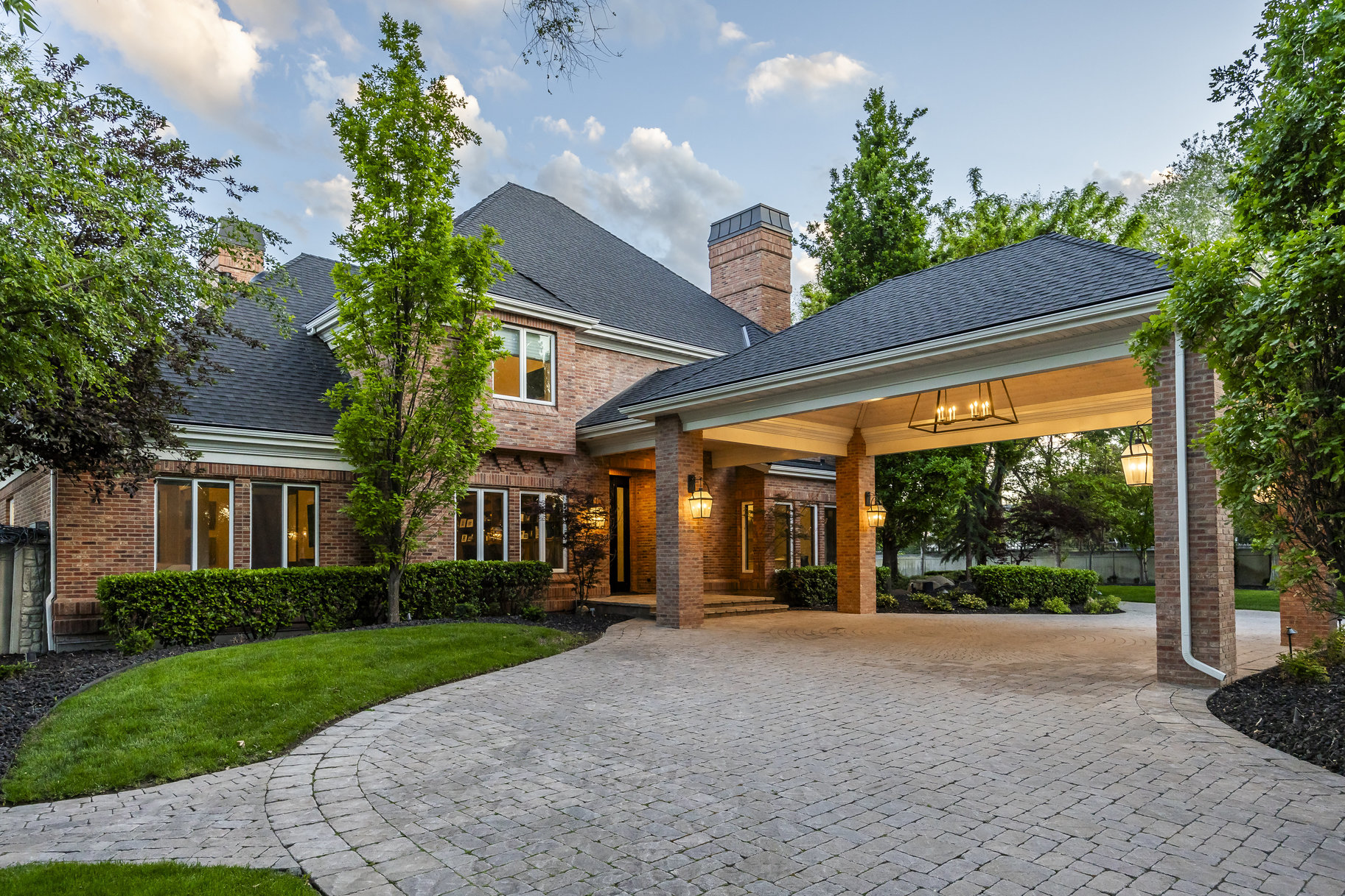  Gated West Jordan 2 Story Estate with 10 Car Garage and Swimming Pool - 物件實景