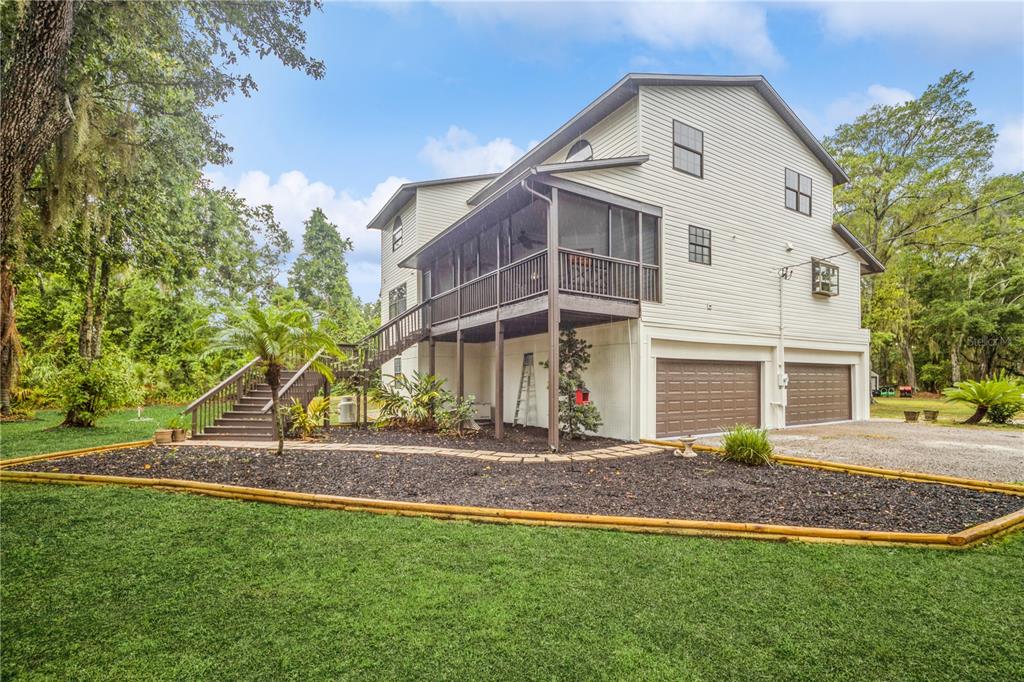 Dover, Florida, 33527, United States, 5 Bedrooms Bedrooms, ,3 BathroomsBathrooms,Residential,For Sale,1948421