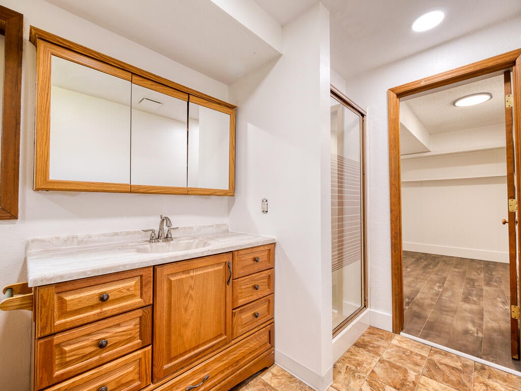 Klamath Falls, Oregon, 97601, United States, 3 Bedrooms Bedrooms, ,3 BathroomsBathrooms,Residential,For Sale,1859648