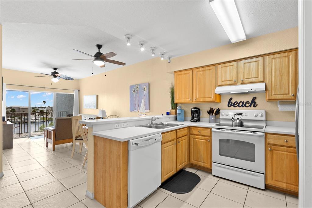 St Petersburg, Florida, 33708, United States, 2 Bedrooms Bedrooms, ,2 BathroomsBathrooms,Residential,For Sale,1950860
