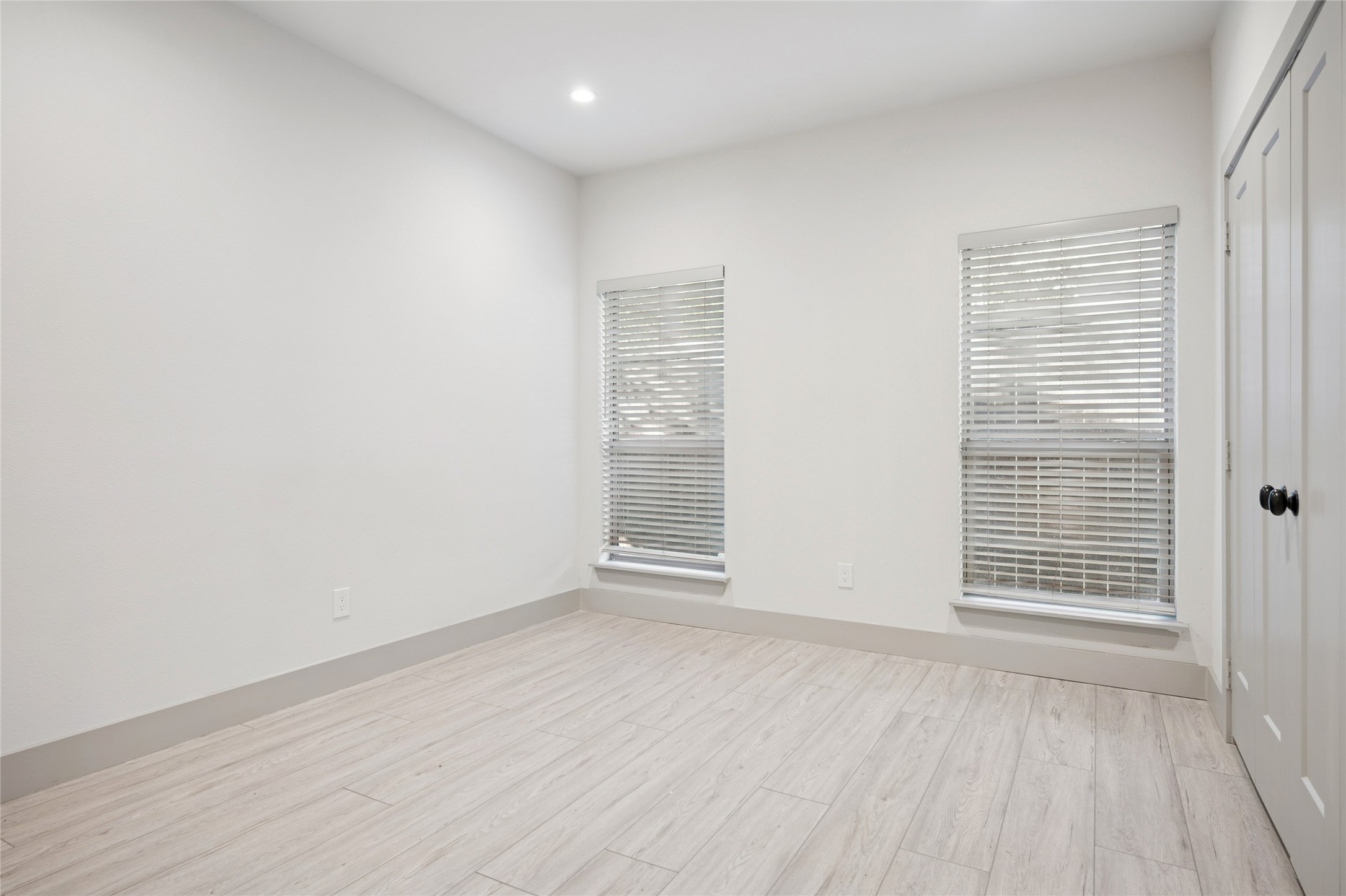 Highland Village, Texas, 75077, United States, 4 Bedrooms Bedrooms, ,3 BathroomsBathrooms,Residential,For Sale,1989492