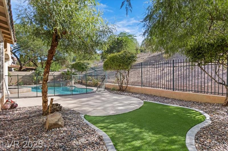 Henderson, Nevada, 89052, United States, 4 Bedrooms Bedrooms, ,4 BathroomsBathrooms,Residential,For Sale,1903011