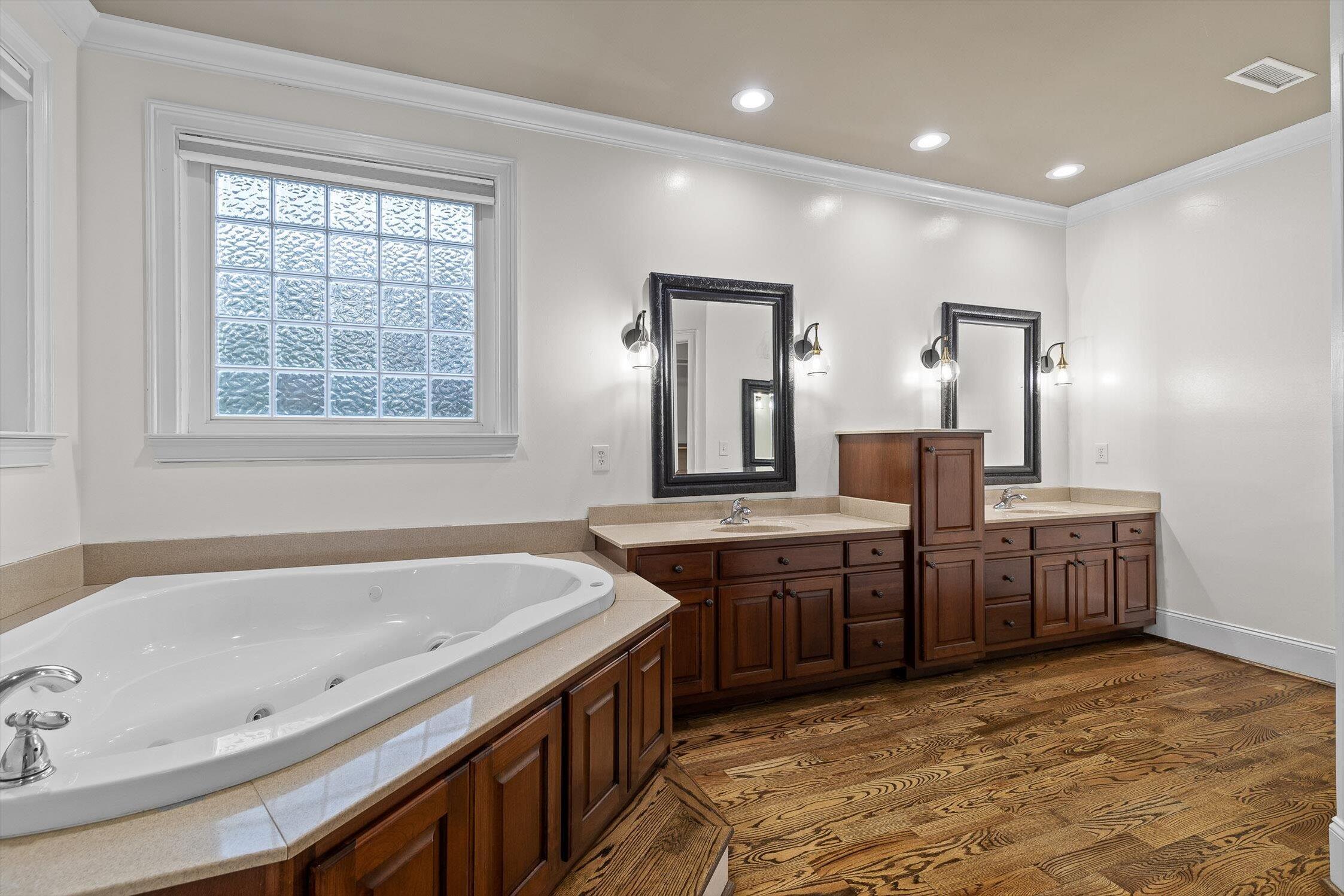 Cohutta, Georgia, 30710, United States, 5 Bedrooms Bedrooms, ,6 BathroomsBathrooms,Residential,For Sale,1917552