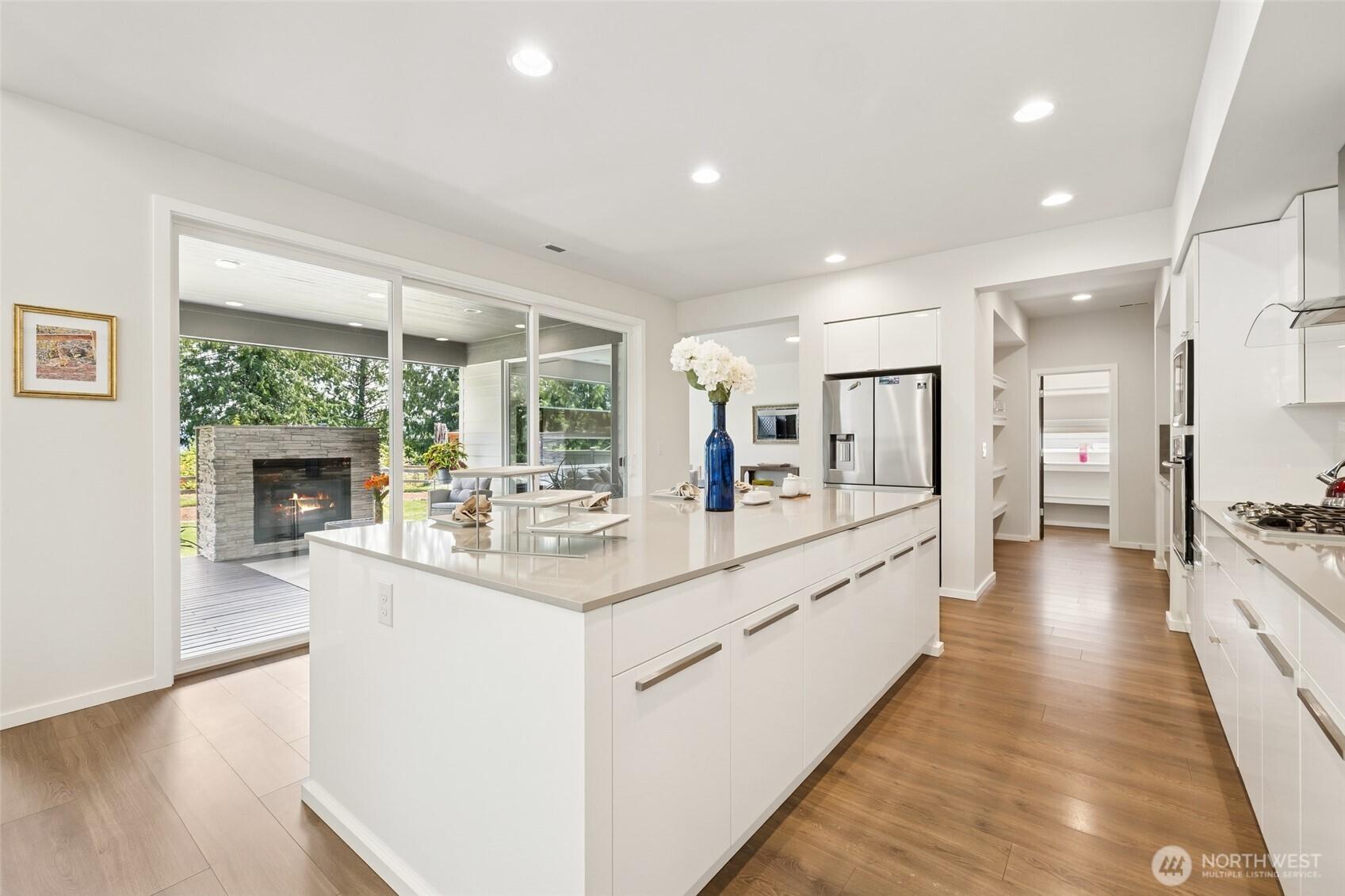 AUBURN, Washington, 98001, United States, 4 Bedrooms Bedrooms, ,4 BathroomsBathrooms,Residential,For Sale,1896068