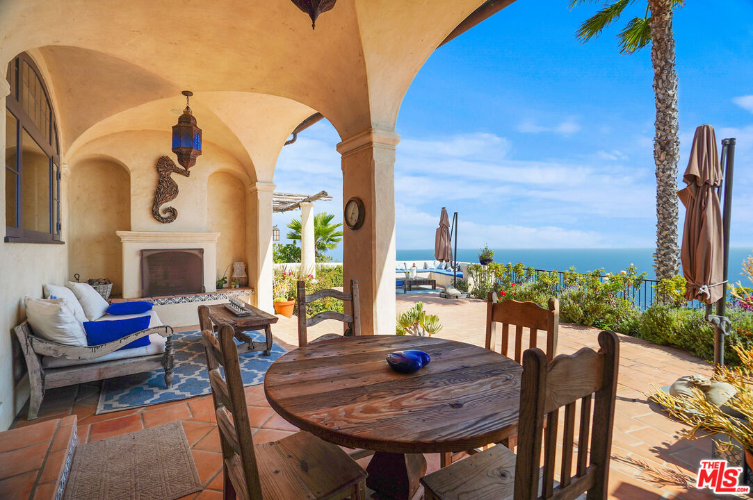 Malibu, California, 90265, United States, 3 Bedrooms Bedrooms, ,4 BathroomsBathrooms,Residential,For Sale,1846867