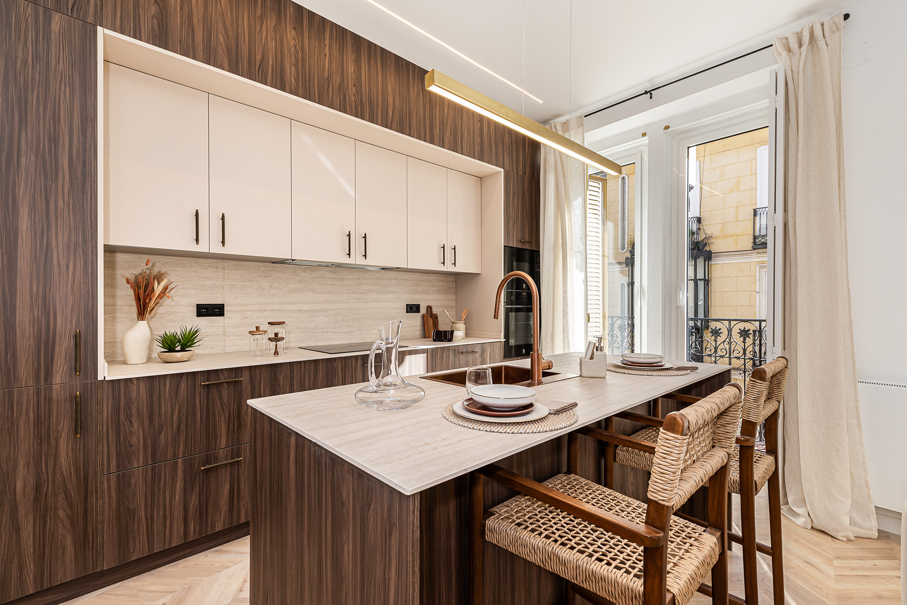  3-bedroom flat with 2 exterior balconies and parking in Justicia, Madrid - 物件實景