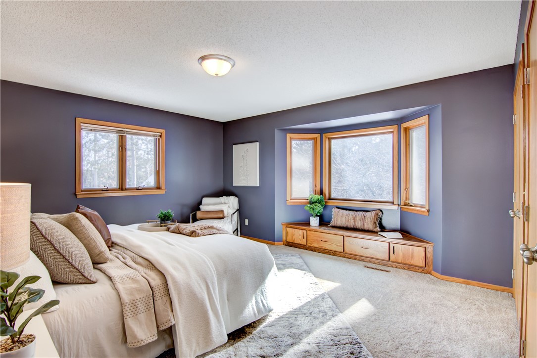 Eau Claire, Wisconsin, 54701, United States, 5 Bedrooms Bedrooms, ,4 BathroomsBathrooms,Residential,For Sale,1841509