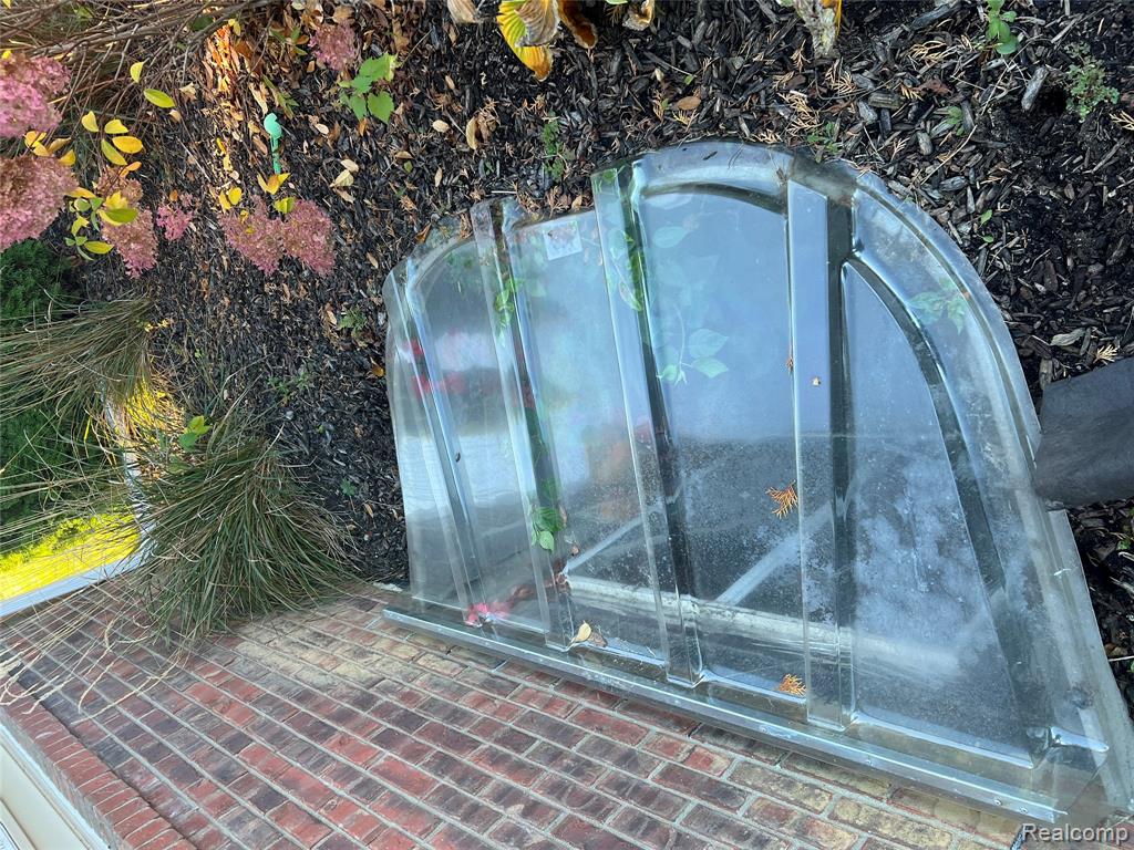 York Township, Michigan, 48176, United States, 4 Bedrooms Bedrooms, ,2 BathroomsBathrooms,Residential,For Sale,1988753