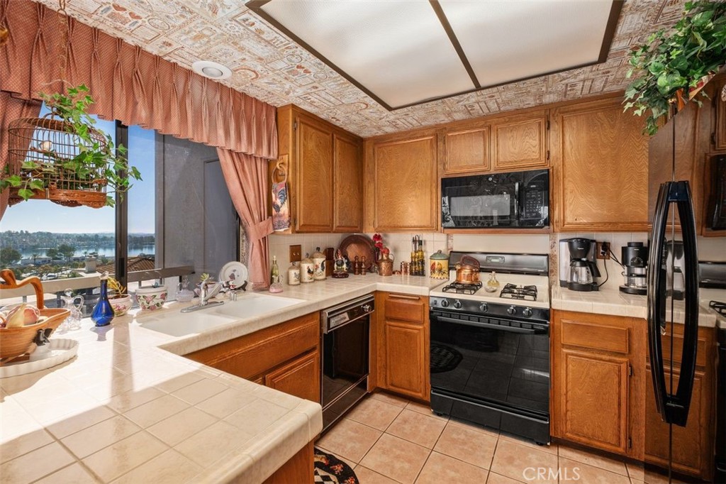 Mission Viejo, California, 92692, United States, 2 Bedrooms Bedrooms, ,1 BathroomBathrooms,Residential,For Sale,1989718