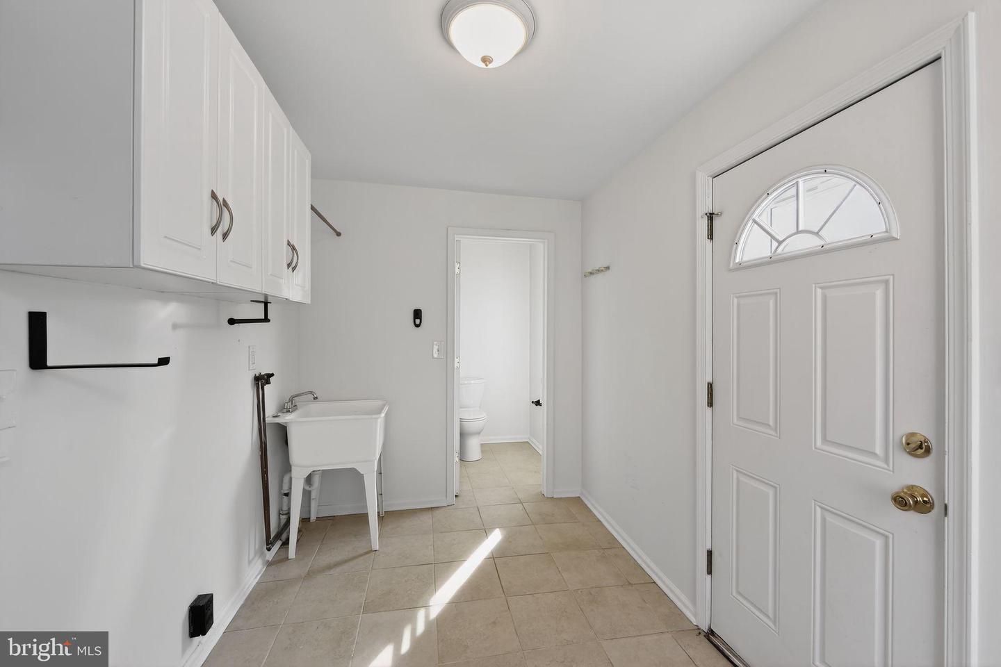 Conshohocken, Pennsylvania, 19428, United States, 3 Bedrooms Bedrooms, ,3 BathroomsBathrooms,Residential,For Sale,1989240