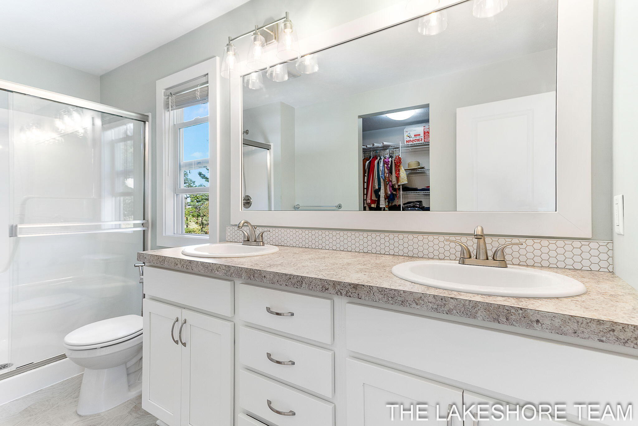 Holland, Michigan, 49424, United States, 5 Bedrooms Bedrooms, ,4 BathroomsBathrooms,Residential,For Sale,1973082