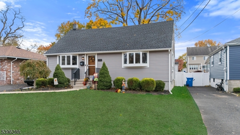 Dunellen Boro, New Jersey, 08812, United States, 5 Bedrooms Bedrooms, ,2 BathroomsBathrooms,Residential,For Sale,1989398