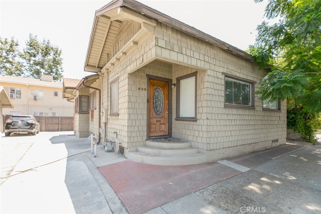 Pasadena, California, 91101, United States, 2 Bedrooms Bedrooms, ,1 BathroomBathrooms,Residential,For Sale,1938825
