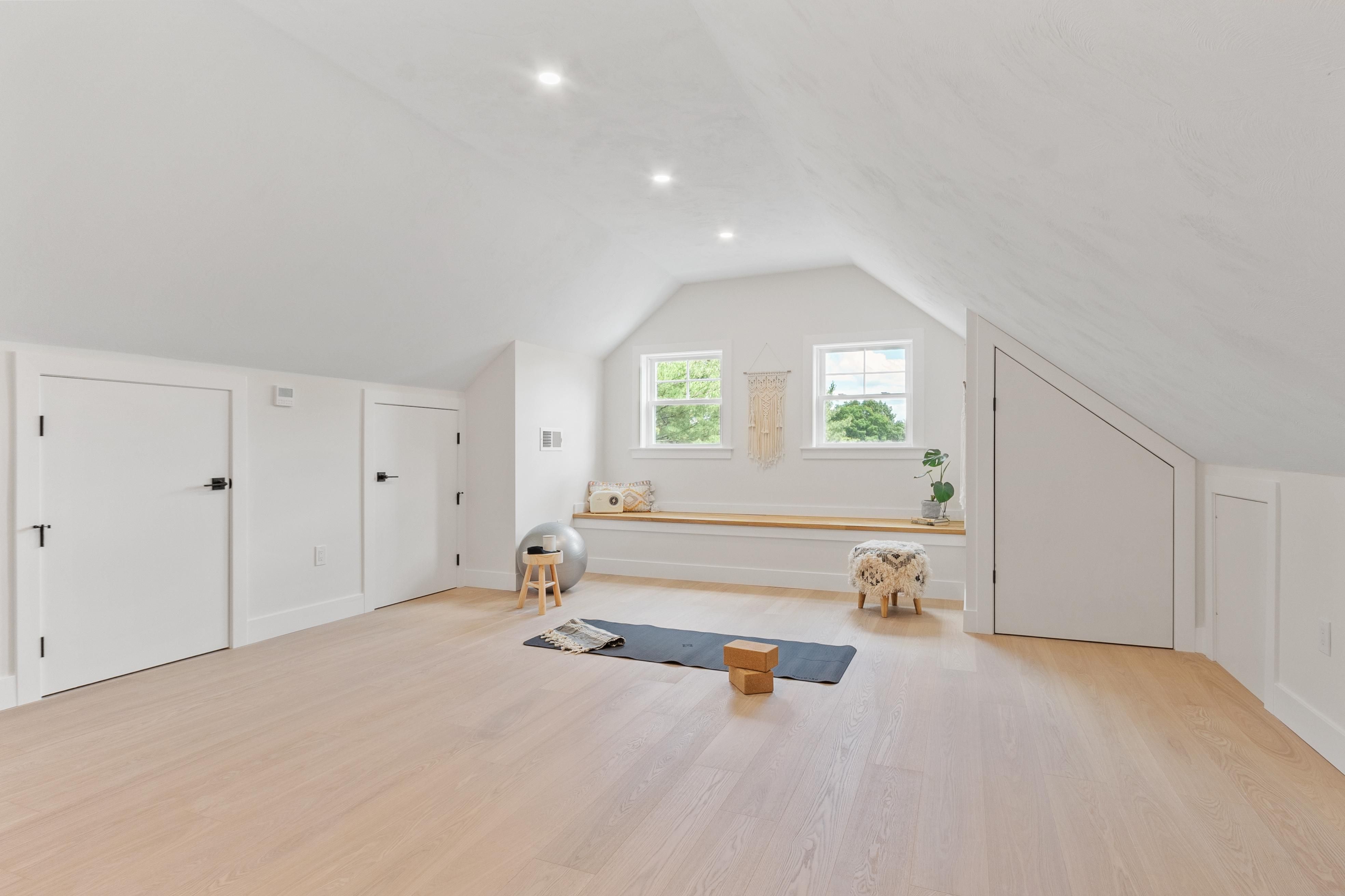 60 Neillian Street, Bedford, MA, 01730 - 物件實景