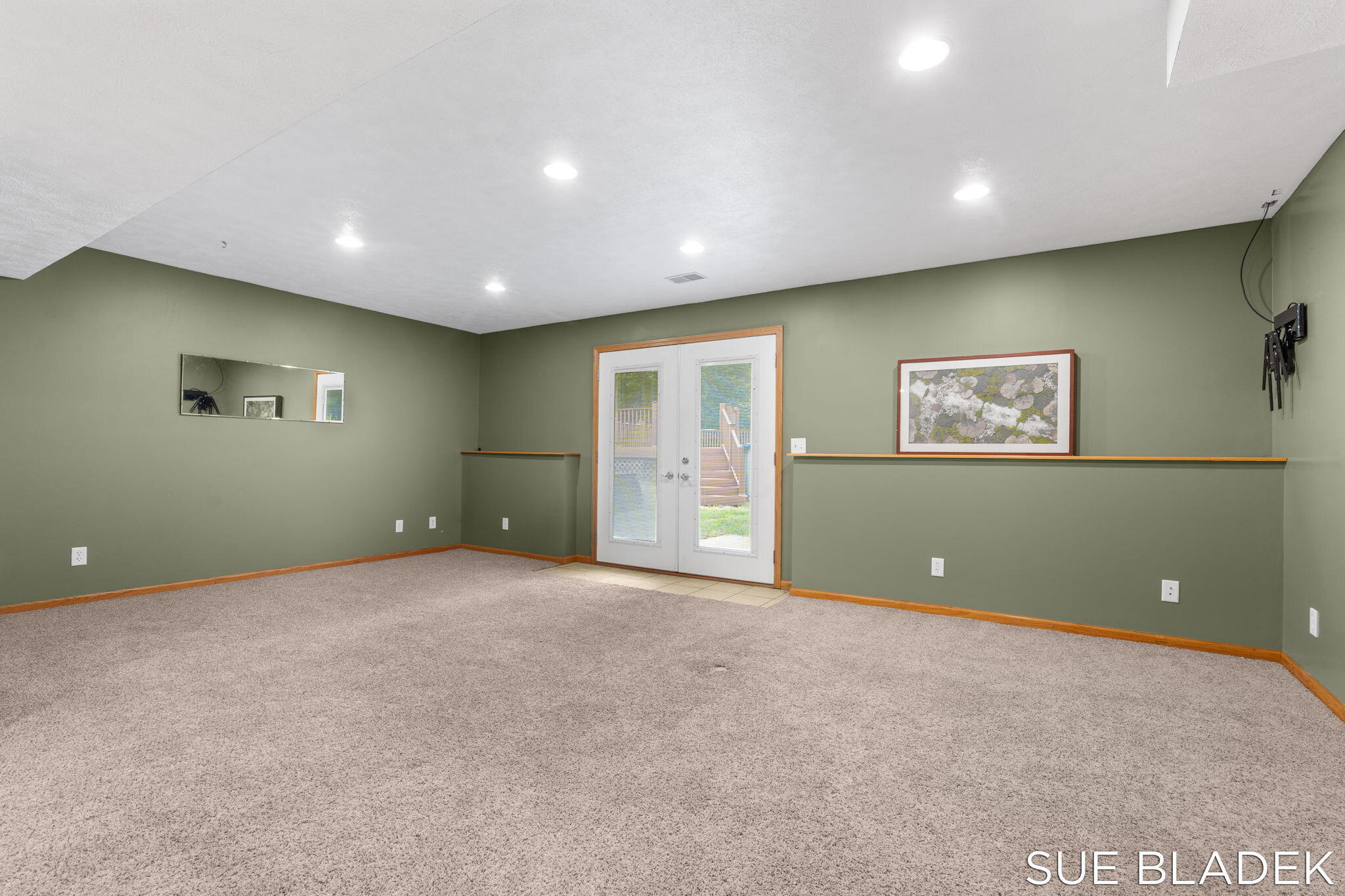 Fennville, Michigan, 49408, United States, 4 Bedrooms Bedrooms, ,4 BathroomsBathrooms,Residential,For Sale,1966449