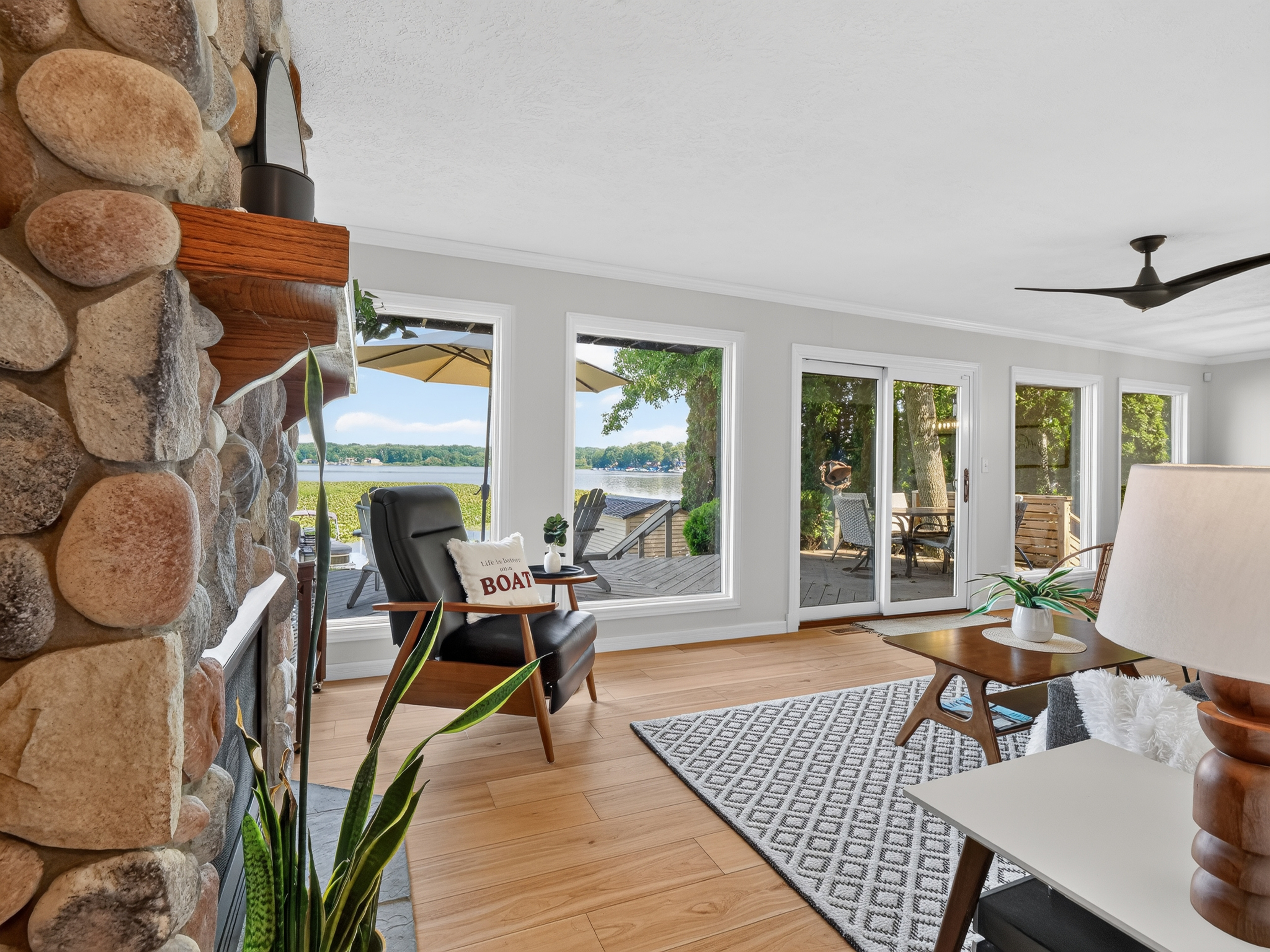  Four Bedroom Webster Lake Home - 物件實景